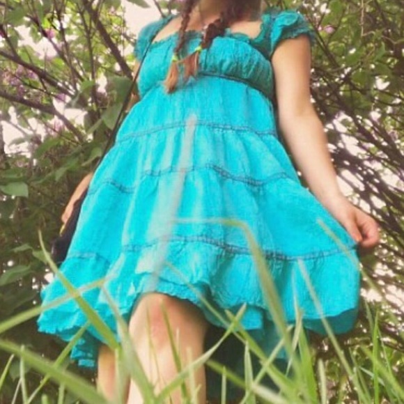 Betsey Johnson Dresses & Skirts - Milkmaid Betsey Johnson turquoise Vintage Ruffle teal tiered midi crinkle dress